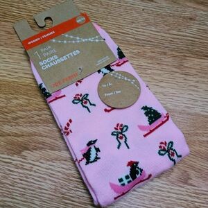 Joe Fresh Pink Holiday Socks with Penguin & Wreath Motifs